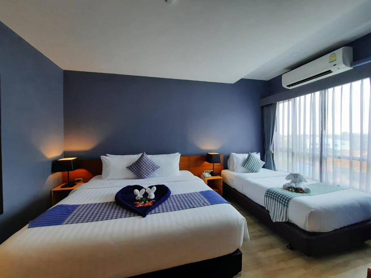 Comet Hotel Surat Thani Exterior photo