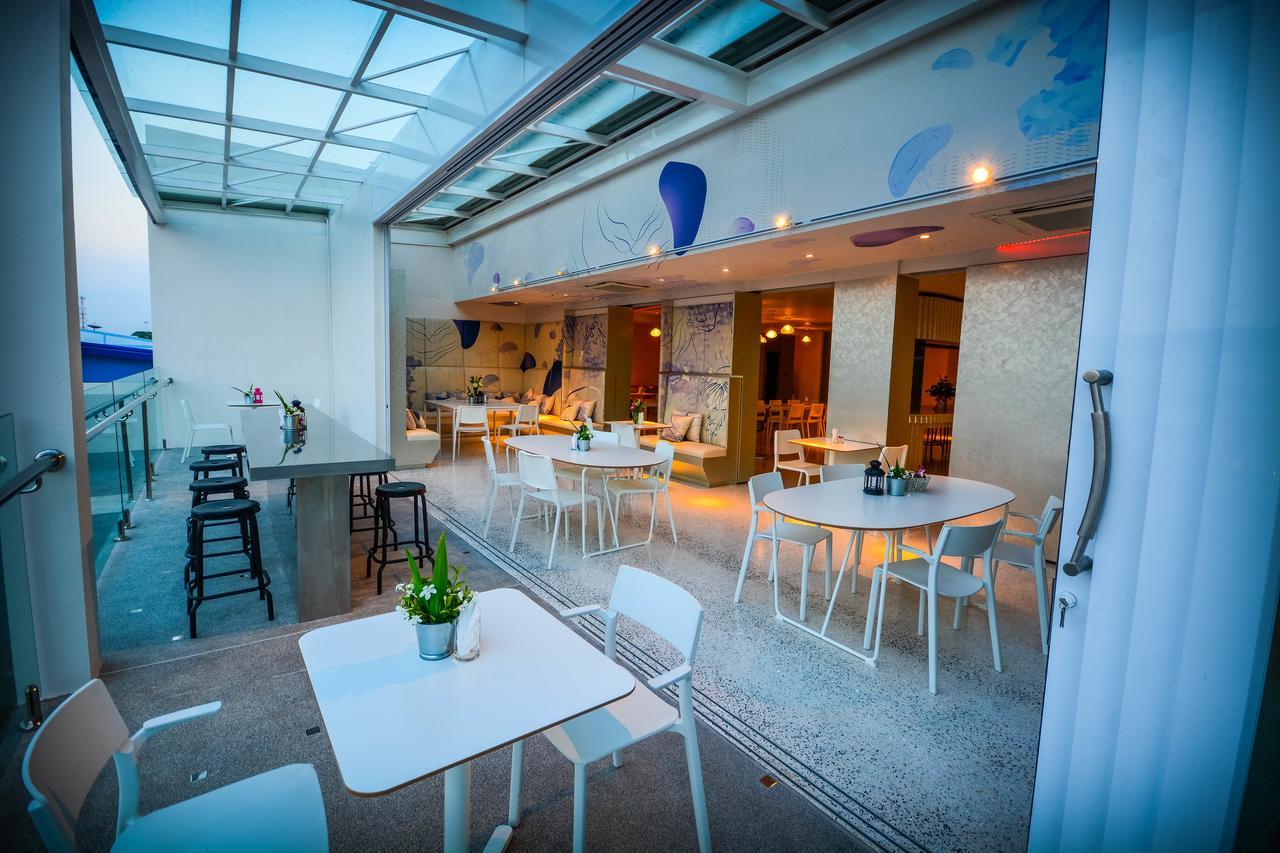 Comet Hotel Surat Thani Exterior photo