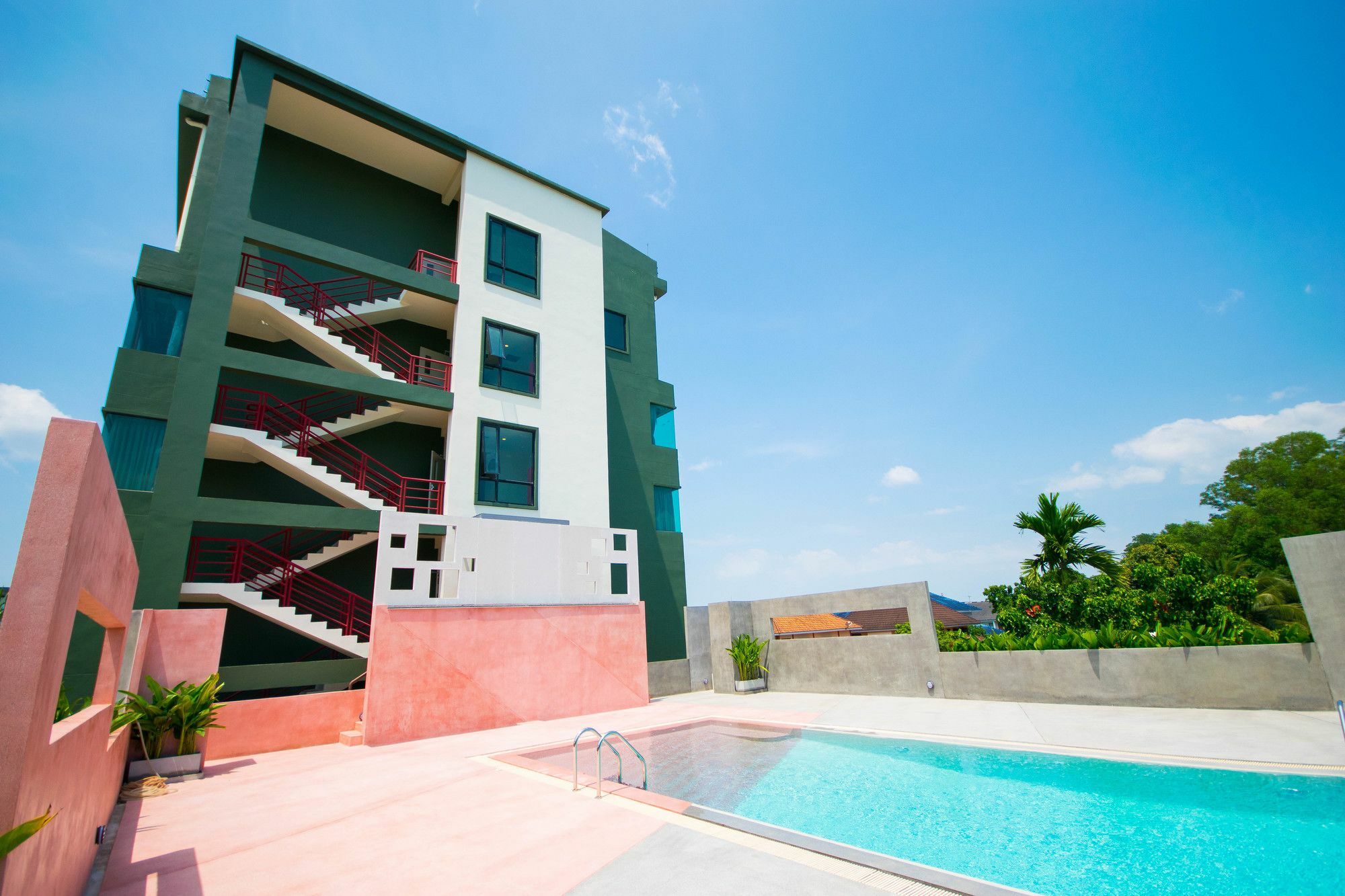 Comet Hotel Surat Thani Exterior photo