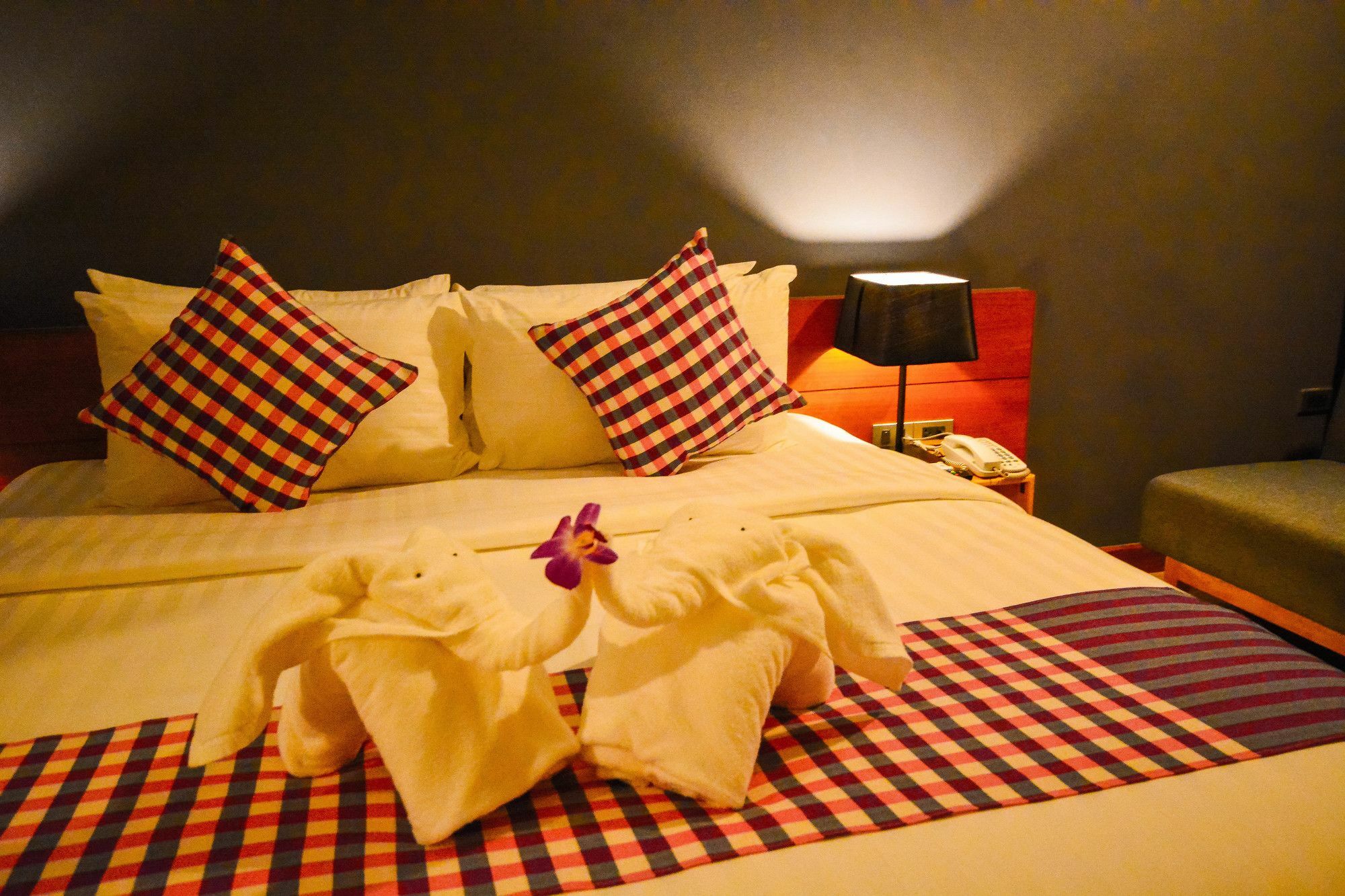 Comet Hotel Surat Thani Exterior photo